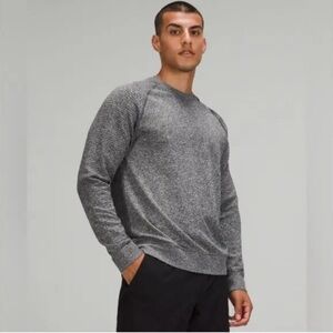 Lululemon men’s textured knit crewneck in grey size M EUC